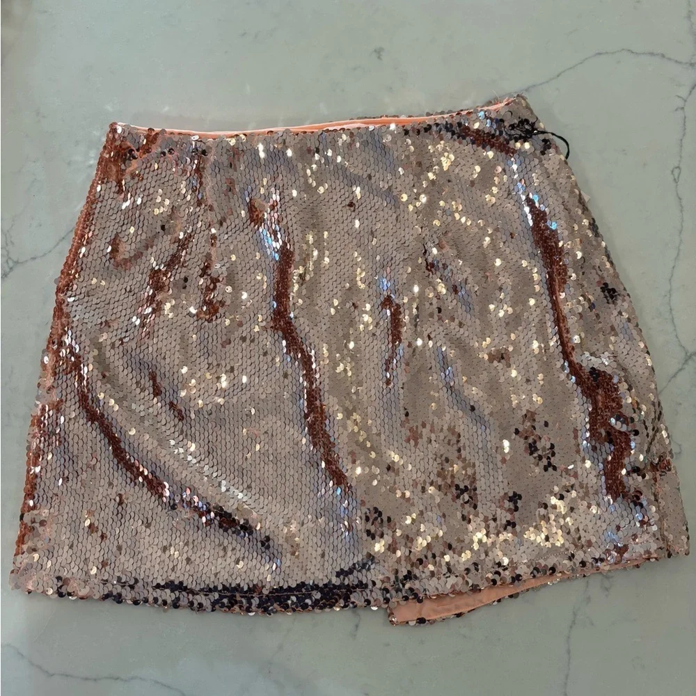 Superdown Sparkling Sequin Mini Skirt, Rose Gold, Size XS, NWT, Y2K 90’s